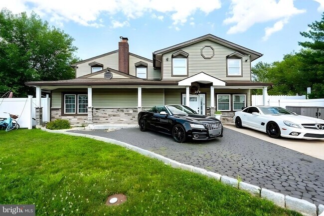 79 Gridiron Rd in Levittown, PA - Foto de edificio - Building Photo