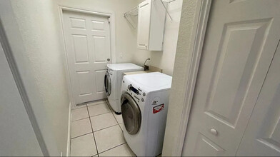 3013 14th St SW, Unit A in Lehigh Acres, FL - Foto de edificio - Building Photo