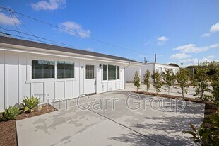 243 E 20th St in Costa Mesa, CA - Building Photo