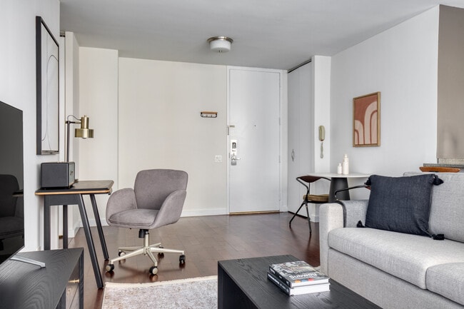 401 E 34th St in New York, NY - Building Photo - Building Photo