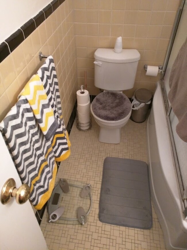 11720 Edgewater Dr in Lakewood, OH - Building Photo - Building Photo