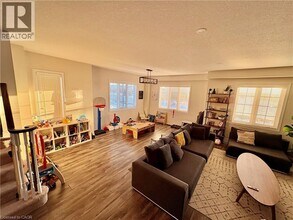 120 Cole St in Hamilton, ON - Building Photo - Building Photo