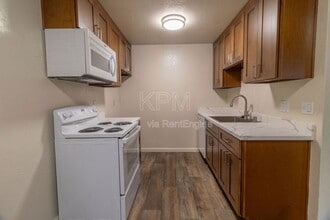 4332 Pacific Ave in Stockton, CA - Foto de edificio - Building Photo