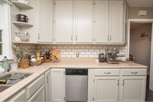 1905 44th Ave NE in Minneapolis, MN - Building Photo