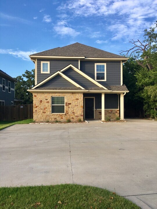 3903 Aspen St in Bryan, TX - Building Photo