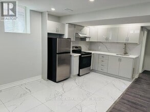 10 Bons Ave in Clarington, ON - Building Photo - Building Photo