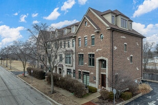 136 W Quincy Ave in Westmont, IL - Building Photo