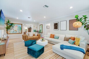 4131 Lybyer Ave in Miami, FL - Building Photo