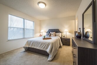 MeadowView Townhomes in Goshen, OH - Foto de edificio - Building Photo