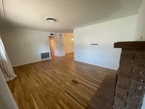 2117 Deerfield Ave in Redding, CA - Building Photo - Building Photo