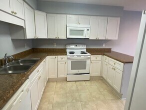 4700 Walden Pond Dr in Raleigh, NC - Building Photo - Building Photo