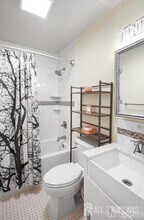 7 Lake Ave in East Brunswick, NJ - Building Photo - Building Photo