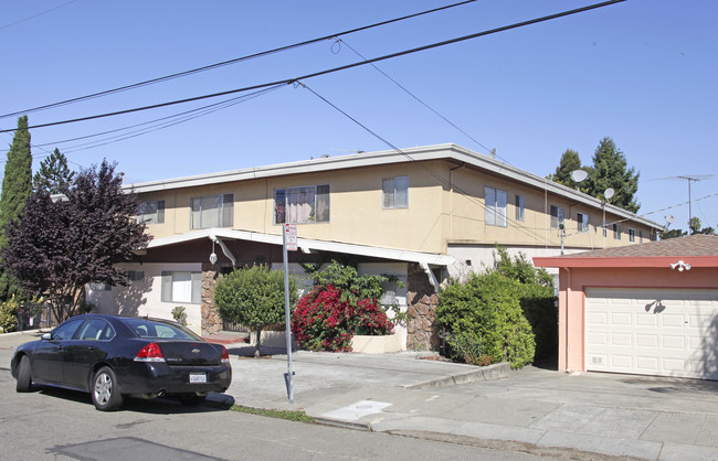 Mahal Manor in Oakland, CA - Building Photo - Building Photo