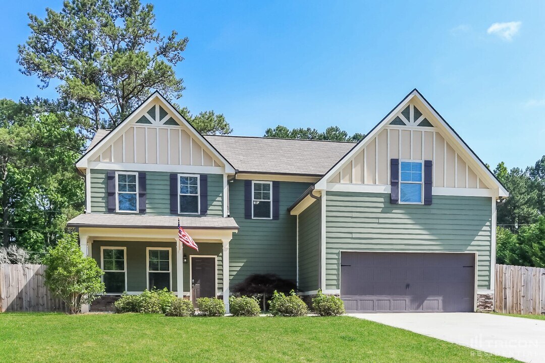 83 Collins Run Dr in Dallas, GA - Building Photo