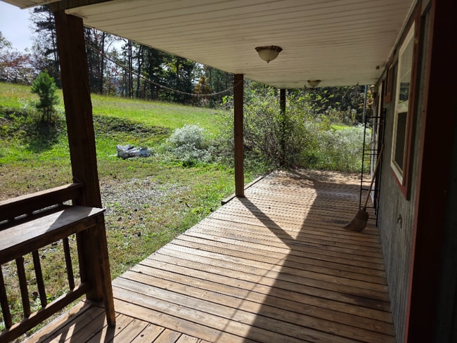 52 Elkins Branch Rd in Weaverville, NC - Foto de edificio - Building Photo