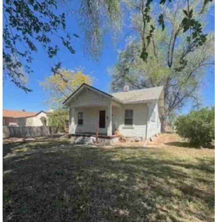 1226 Van Buren St in Pueblo, CO - Foto de edificio