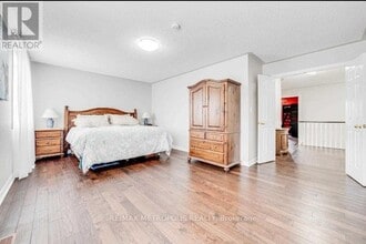 226 Huntington Crescent in Courtice, ON - Building Photo - Building Photo