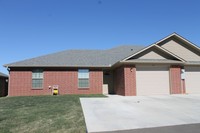 Arnold Circle Duplexes in Texarkana, TX - Foto de edificio - Building Photo