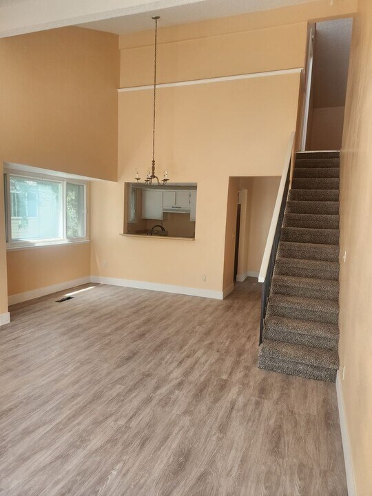2376 Roundhouse Rd in Sparks, NV - Building Photo