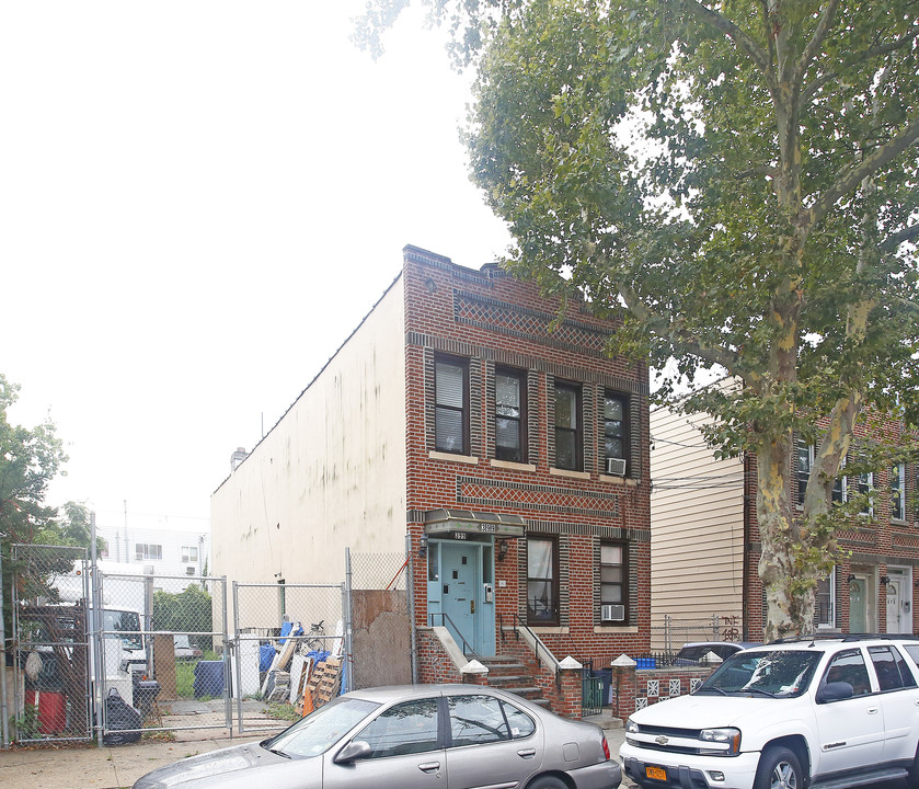 399 Montauk Ave in Brooklyn, NY - Building Photo