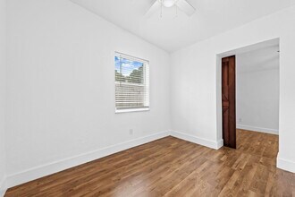 130 Plum Tree Dr in Lantana, FL - Building Photo - Building Photo