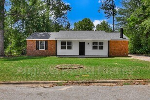 2404 Southdale Dr in Hephzibah, GA - Building Photo