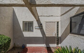13829 N 43rd St in Phoenix, AZ - Building Photo - Building Photo