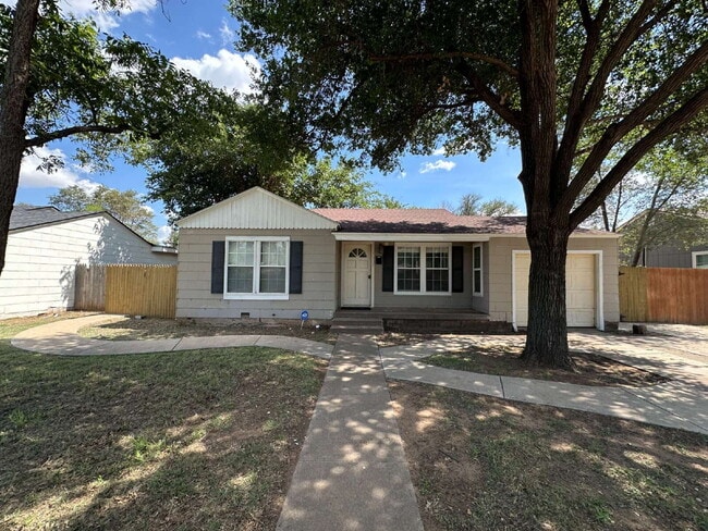 3305 30th St in Lubbock, TX - Building Photo - Building Photo