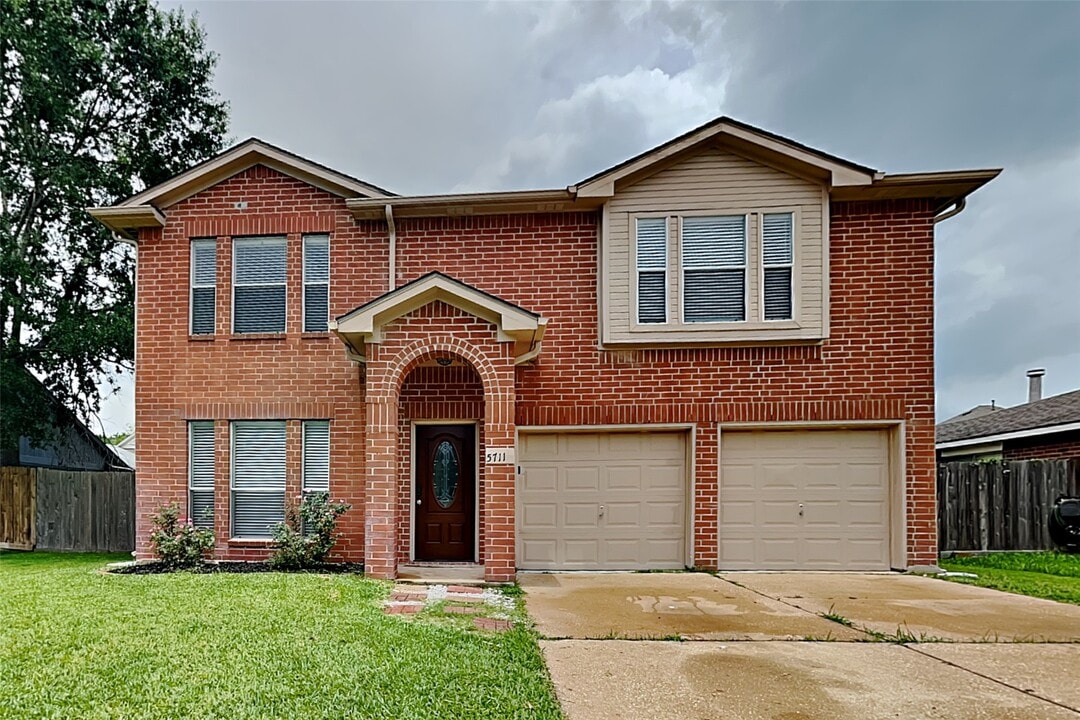 5711 Deer Timbers Trail in Humble, TX - Building Photo