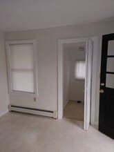 15 Barstow Ave, Unit 1 in Hanover, MA - Foto de edificio - Building Photo