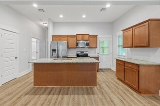 707 Division St in Lake Charles, LA - Building Photo - Building Photo