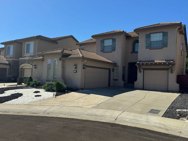 property at 10364 Via Cinta Ct
