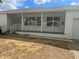 215 Odessa Ave in Pittsburg, CA - Building Photo