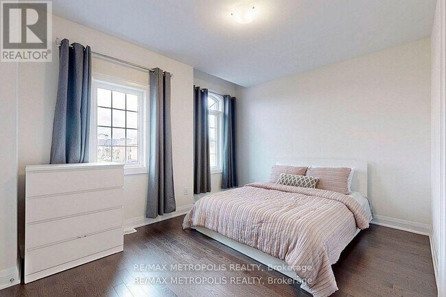 100 Ballantyne Blvd in Vaughan, ON - Building Photo - Building Photo