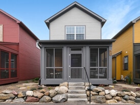 100 Great Loop E Dr in Ottawa, IL - Building Photo