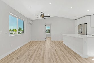 4724 Hidalgo Ave in San Diego, CA - Building Photo - Building Photo