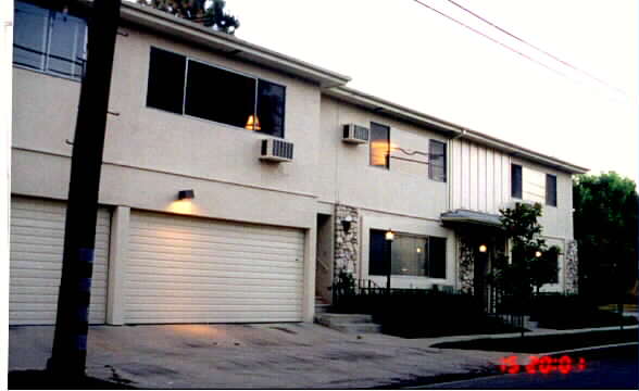 12501-12509 Valley Spring Ln in Studio City, CA - Building Photo - Building Photo