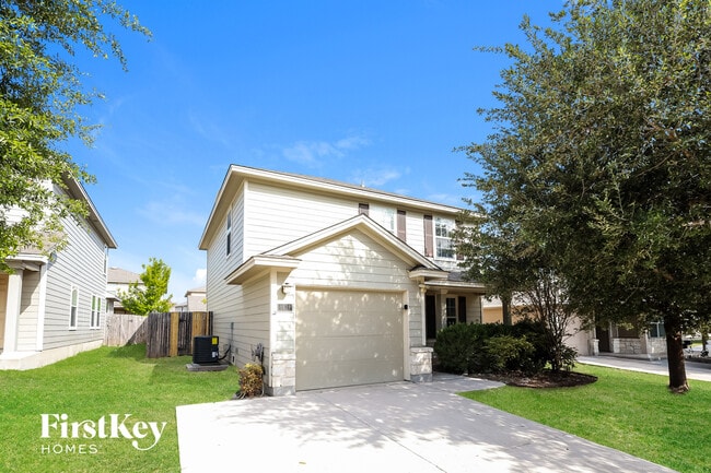 1811 Buescher Path in San Antonio, TX - Foto de edificio - Building Photo