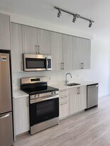 1371 NW 34th St, Unit A1 in Miami, FL - Building Photo