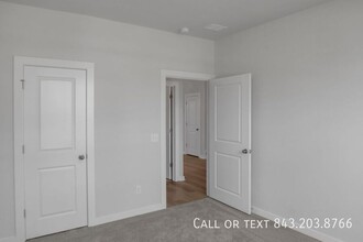 1051 Old Cypress Run in Hanahan, SC - Building Photo - Building Photo