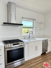 2948 Exposition Blvd in Santa Monica, CA - Building Photo - Building Photo