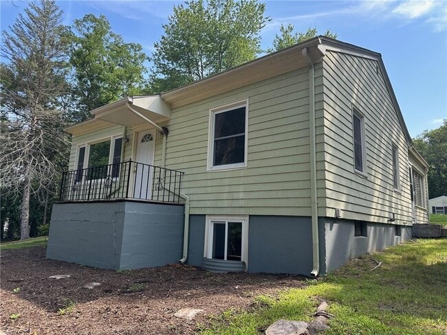36 Crowell St in Cumberland, RI - Building Photo - Building Photo