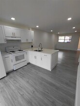 5435 W 24th Ave in Hialeah, FL - Building Photo - Building Photo