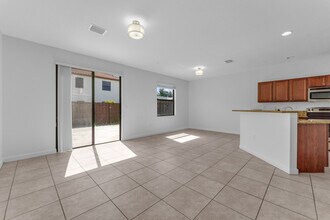 17461 SW 153rd Ct in Miami, FL - Foto de edificio - Building Photo