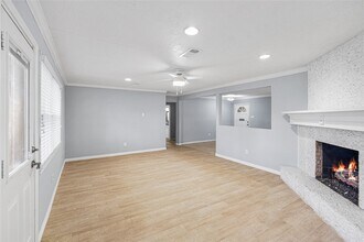 6002 McKnight St in Houston, TX - Building Photo - Building Photo