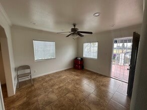 2119 W Columbia St in Long Beach, CA - Building Photo - Building Photo