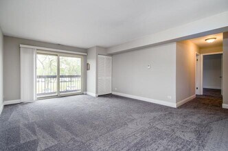 900 Perrie Dr, Unit 3 in Elk Grove Village, IL - Building Photo - Building Photo