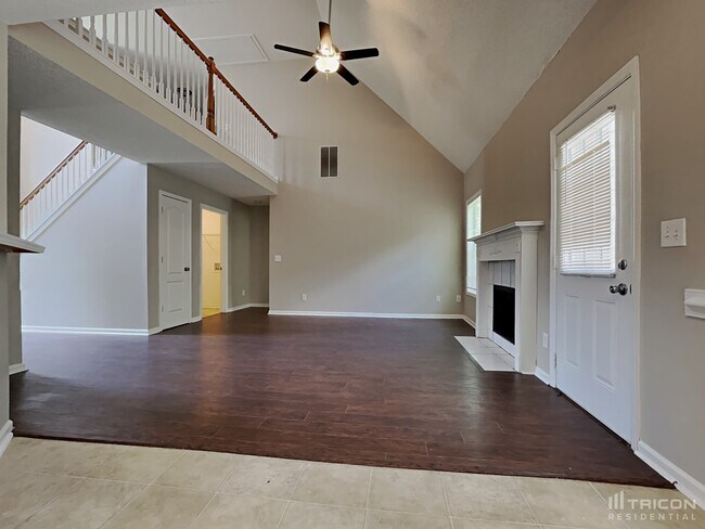 10164 Commons Crossing photo'