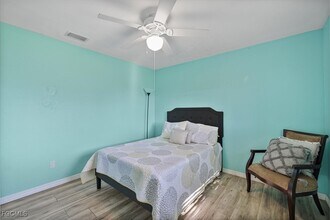 1405 SW 9th Ave in Cape Coral, FL - Foto de edificio - Building Photo