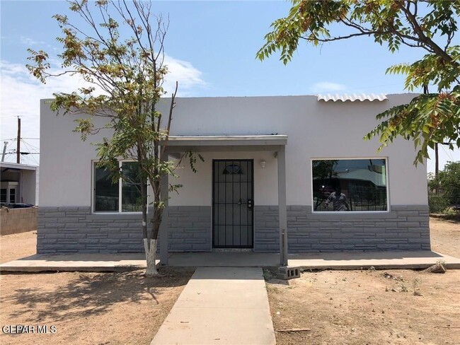 4728 Sierra Vista Dr in El Paso, TX - Building Photo - Building Photo